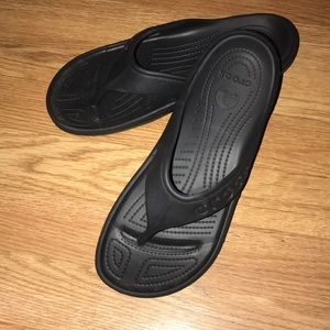 Cric flip flops, in great condition